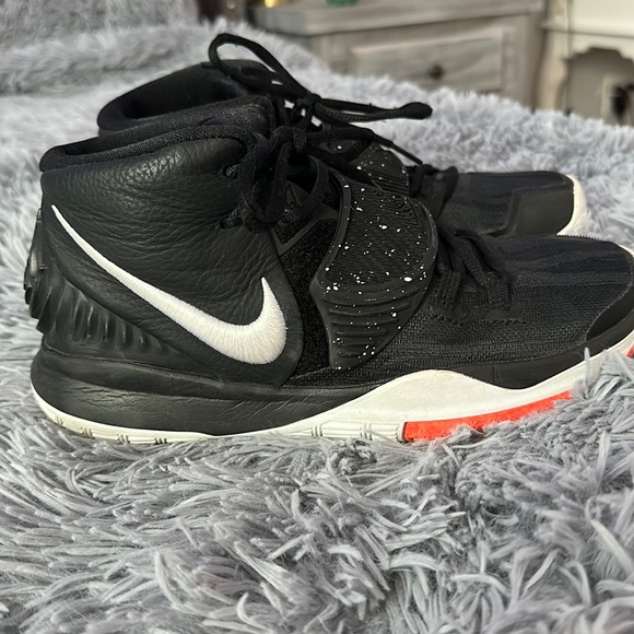 Nike Kyrie 6, black basketball shoes. Size 6.5Y (kids) $65 - Picture 1 of 5